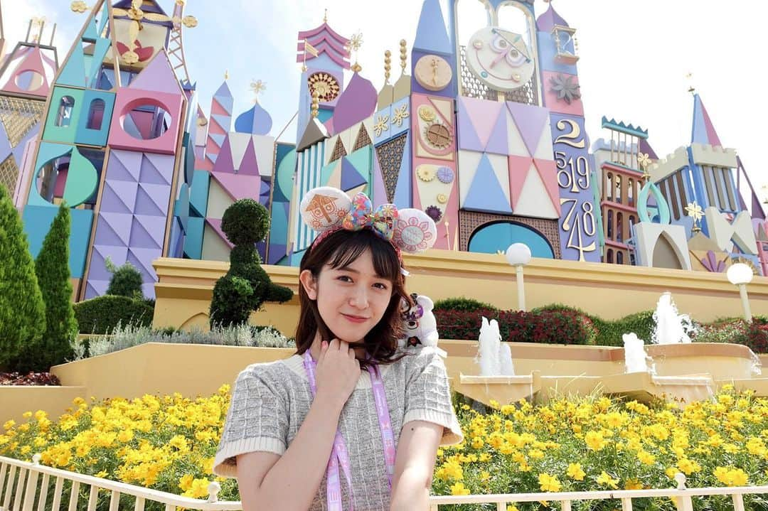 小泉遥香さんのインスタグラム写真 - (小泉遥香Instagram)「￤🐭🏰🥀  #東京ディズニーランド #ディズニー #夢の国 #ディズニーランド#イッツアスモールワールド#ポップコーンバケット#ポップコーン #小泉遥香 #アイドル#カチューシャ#ワンピース #ワンピースコーデ #コーデ  #disney #TDL #idol #tokisen #camera #photo #SONY #zv1」10月1日 8時18分 - haruka_koizumi_official