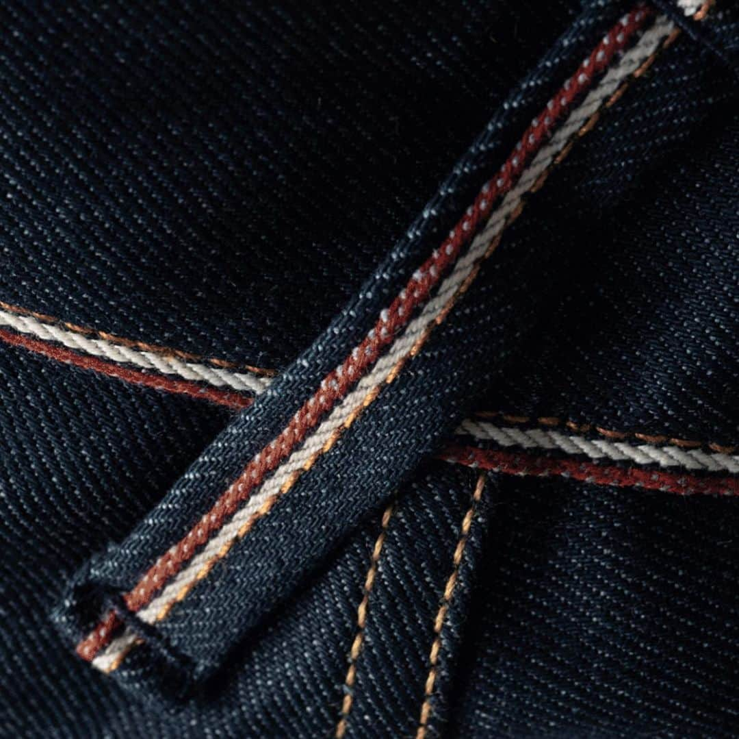 デンハムのインスタグラム：「“Selvedge Sunday” , recycled and reborn, the 1st models Cutter and Dart cinch made from recycled DENHAM jeans collected in our stores. #denham #denhamthejeanmaker #jasondenham #selvedgesunday」