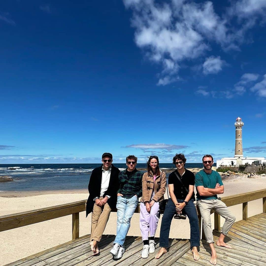 カヤ・スコデラリオのインスタグラム：「When you’re far from home.. it helps to have some pretty cool new mates   Uruguay 🇺🇾  @leonegabriel  @mattmella  @patrick__kennedy   🤍」