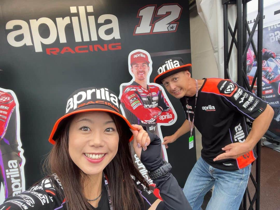 木村亜美さんのインスタグラム写真 - (木村亜美Instagram)「おはようございます！MotoGP日本グランプリ、いよいよ最終日となりました。YouTube生配信は9:00から予定です(*^^*) みてねー  【YouTubeあみTV】https://m.youtube.com/@ami_kimura  #Aprilia #アプリリア」10月1日 8時55分 - ami_kimura0327