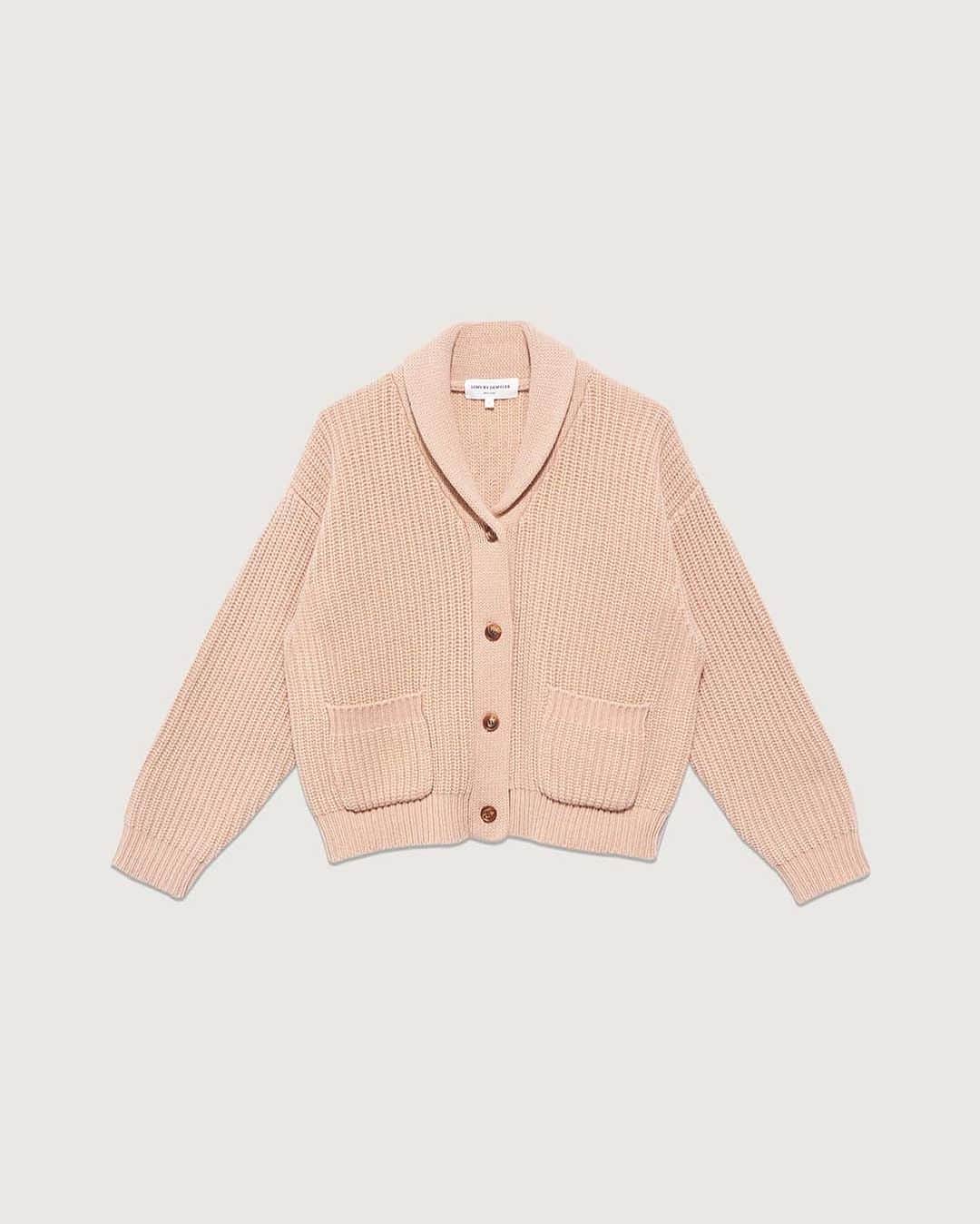 デミリーさんのインスタグラム写真 - (デミリーInstagram)「Extra-cozy fall layering with pops ...