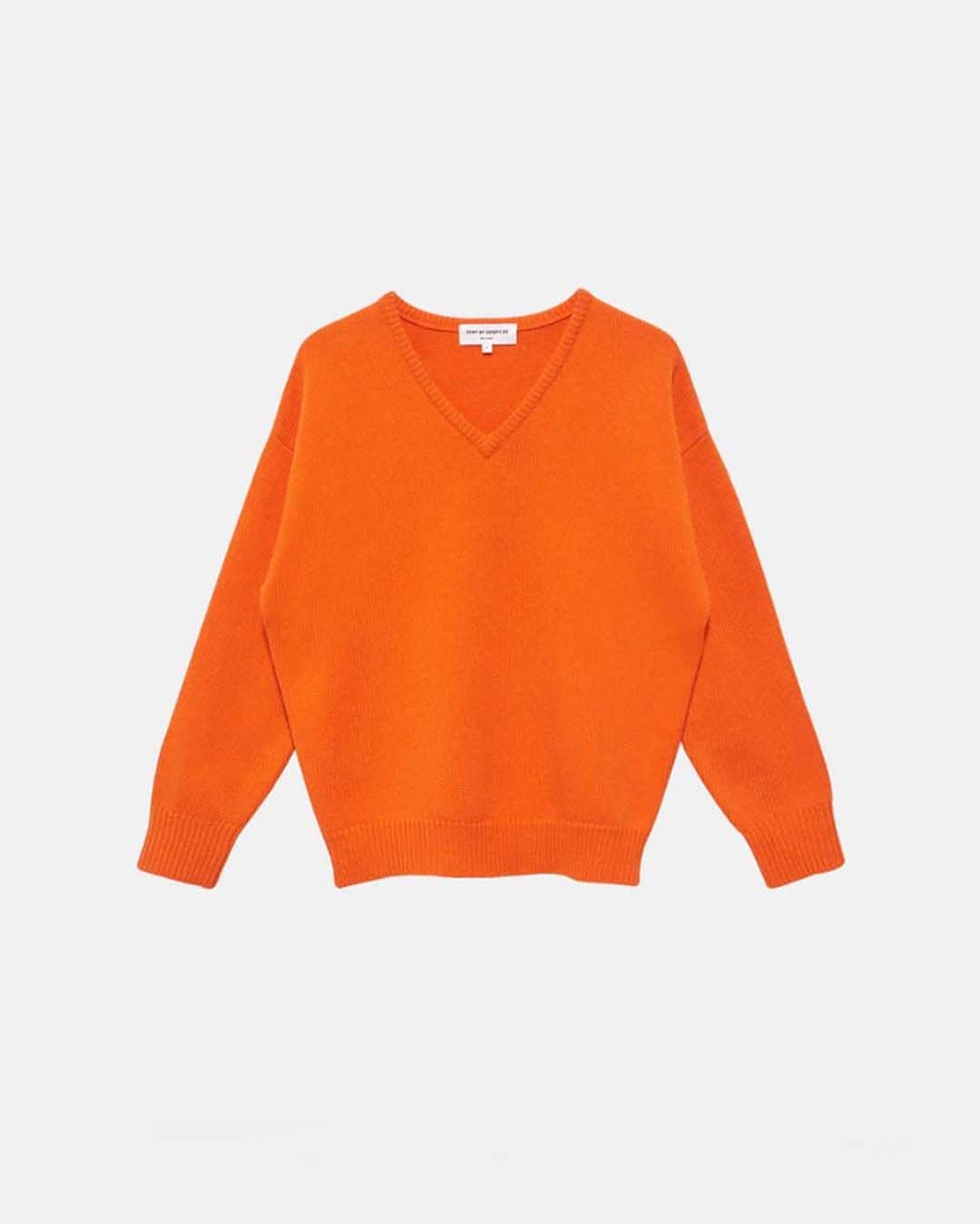デミリーさんのインスタグラム写真 - (デミリーInstagram)「Extra-cozy fall layering with pops ...