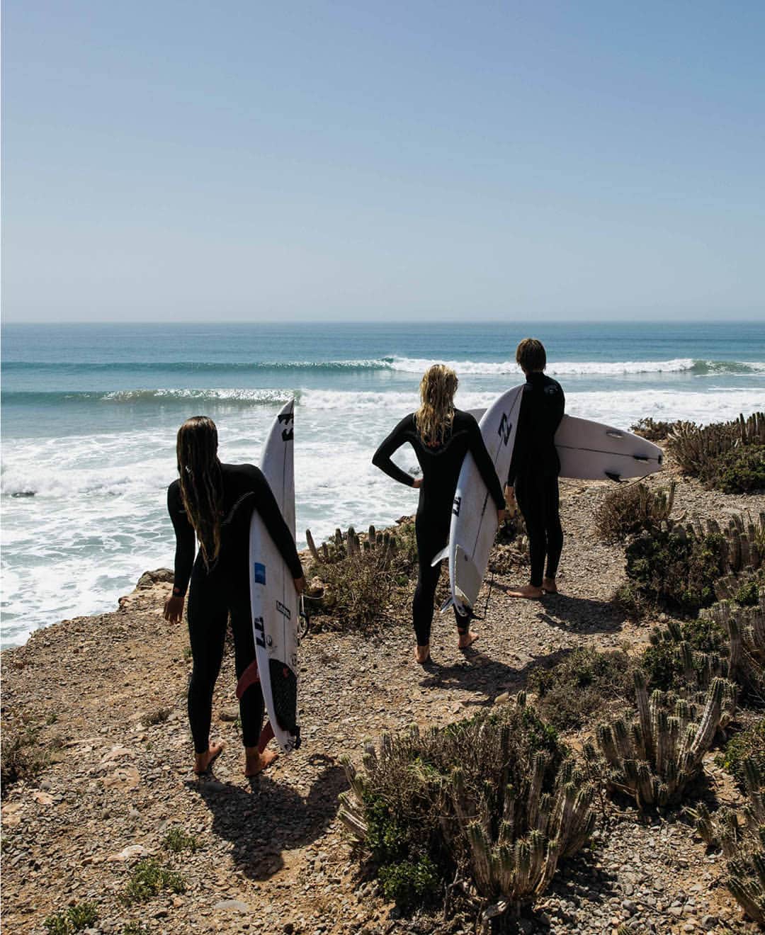 BILLABONG WOMENSさんのインスタグラム写真 - (BILLABONG WOMENSInstagram)「Exploring off the beaten path to get to the surf never stopped us. All new Recycler Graphene wetsuits to keep you warm. #BillabongAdventureDivison」10月1日 9時00分 - billabongwomens