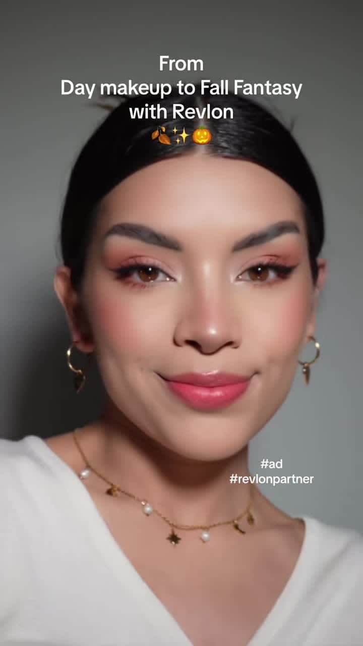 Revlonのインスタグラム：「If Fall was a makeup look, it would be this 🧡 #FallFantasy  @makeup_michellekdoria shows two ways to wear our Fall makeup essentials 🍁」