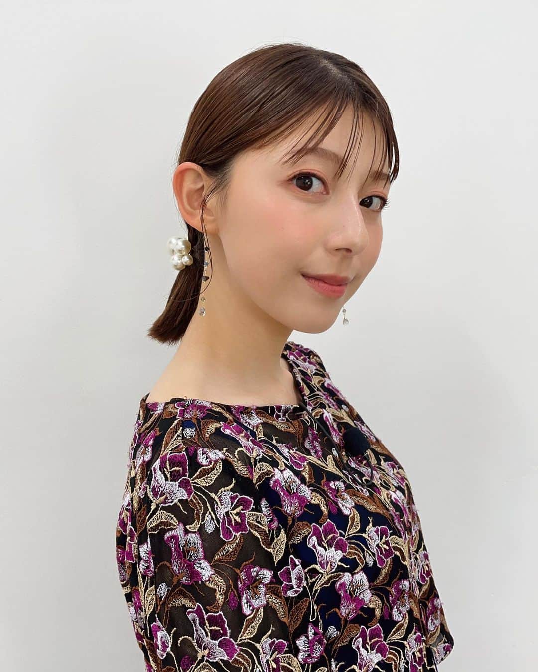 上村彩子さんのインスタグラム写真 - (上村彩子Instagram)「. . おはようございます！ 今日からオンエアされる10月のpick up! BS-TBSも、 素敵な衣装とメイクにしてもらいました☺️✨  番組の合間に放送されているので、 ぜひチェックしてください。  今月もよろしくお願いします😊」10月1日 9時09分 - saekokamimura