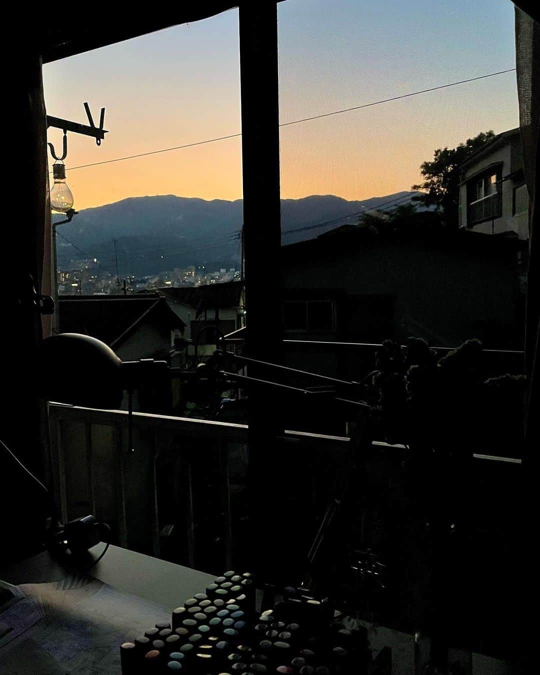 さんのインスタグラム写真 - (Instagram)「新井の夕暮れ。  #伊東市 #伊東の暮らし #伊東のいいとこ #わたしといとうと #伊東魚市場 #夕暮れ #新井  #ito #izu #japanview #sunset #arai」10月1日 9時21分 - fujimoriai