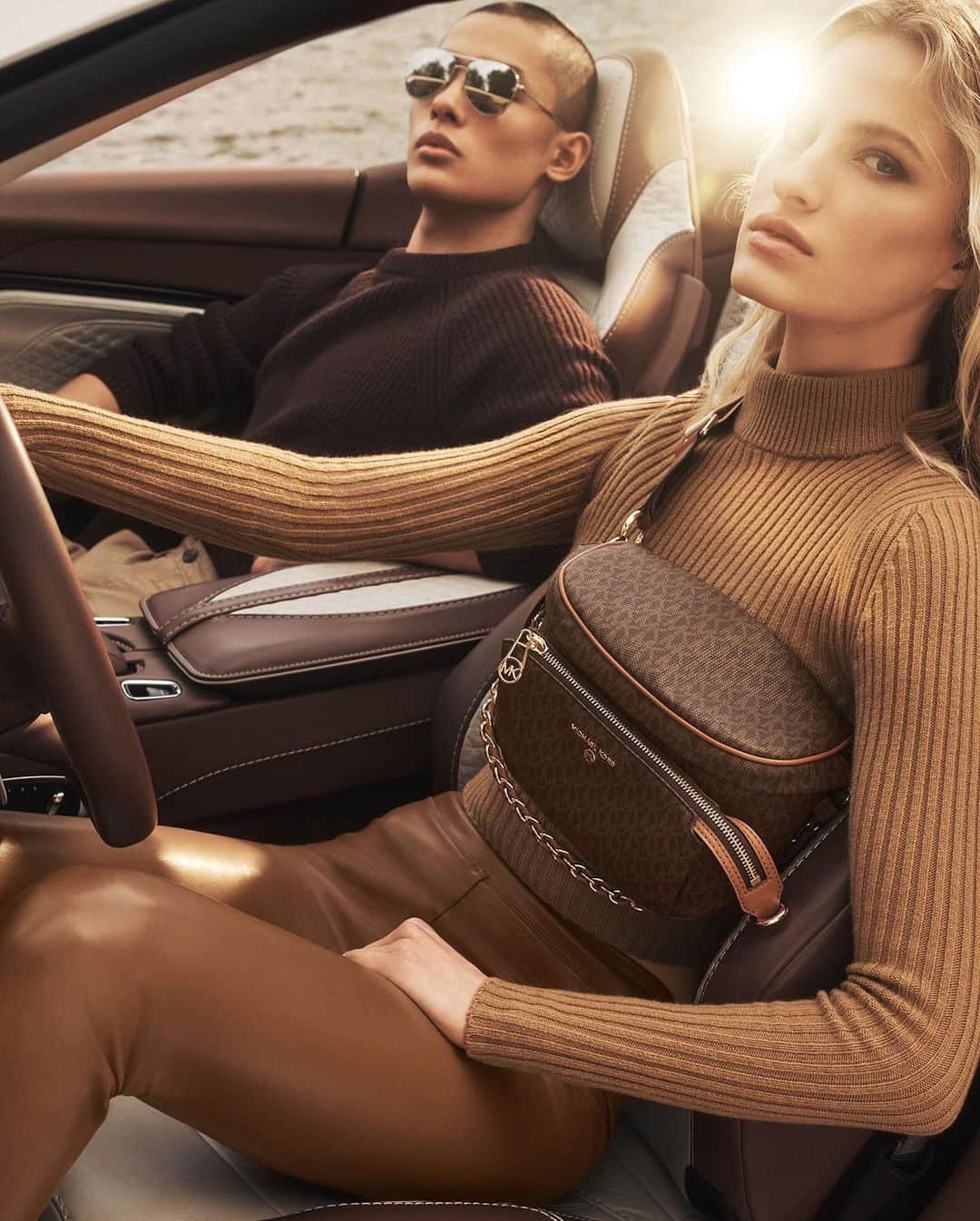 のインスタグラム：「Need a ride? #MichaelKors  Photographed by @LachlanBailey」