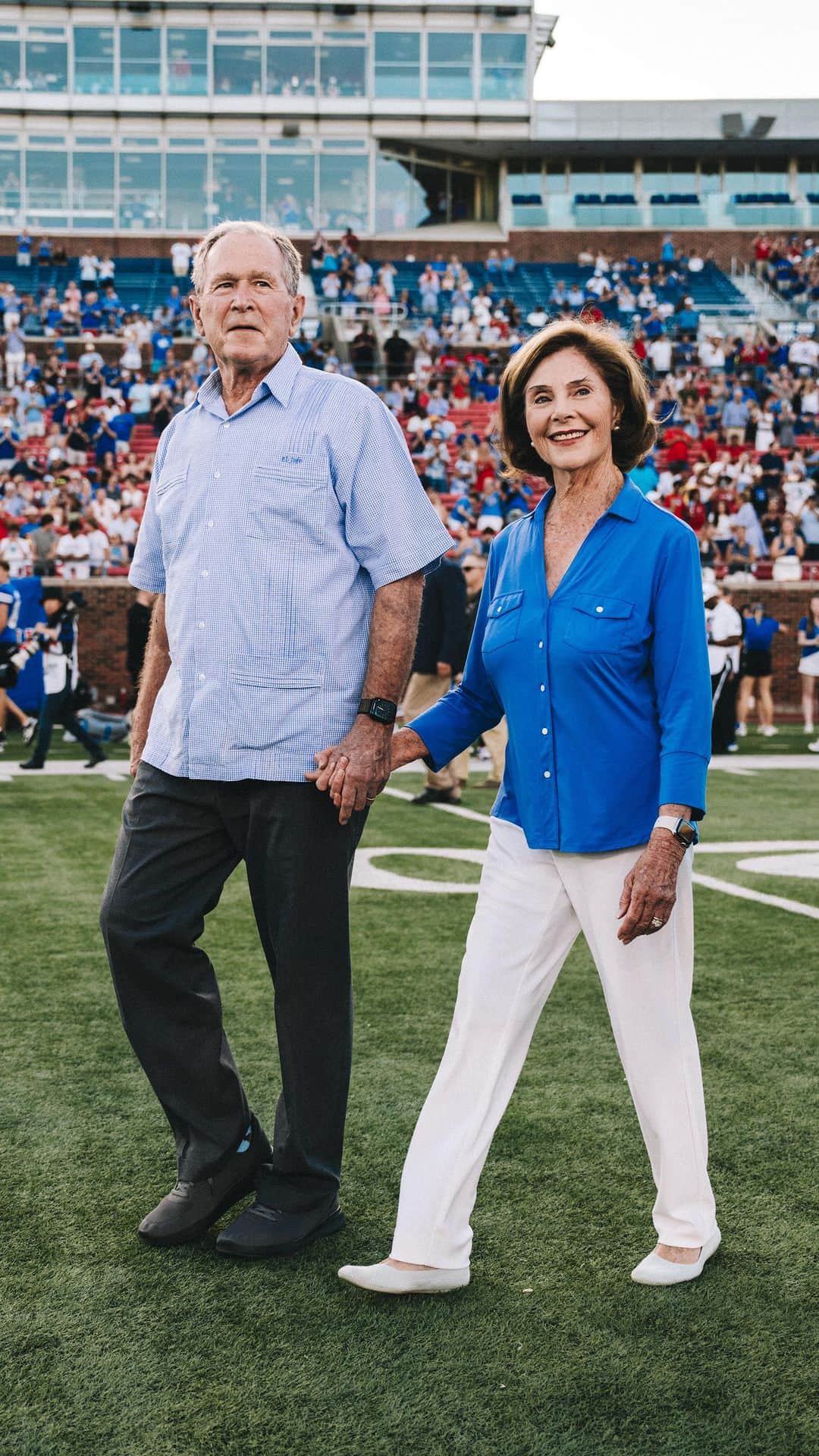 ジョージ・H・W・ブッシュのインスタグラム：「President and Mrs. Bush love the Hilltop  #PonyUpDallas」