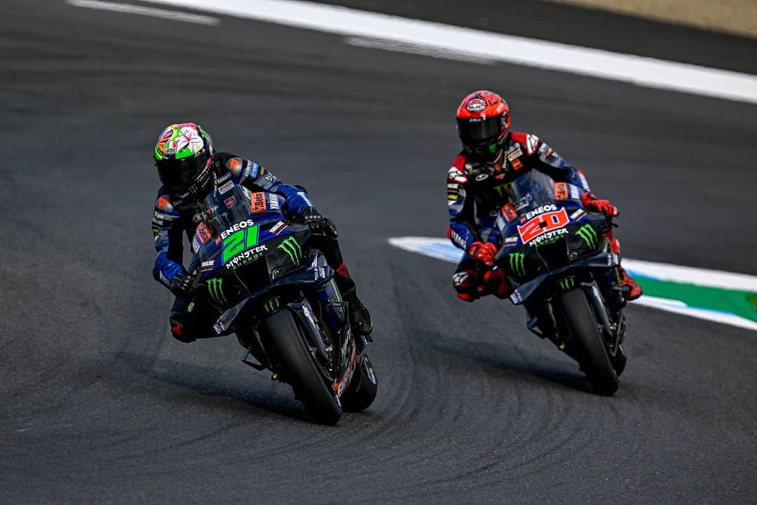 YamahaMotoGPさんのインスタグラム写真 - (YamahaMotoGPInstagram)「It's race day in Motegi ✊  #MonsterYamaha | #MotoGP | #JapaneseGP」10月1日 10時16分 - yamahamotogp