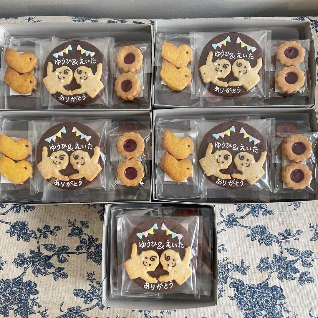 おやつ屋ハイジのインスタグラム：「#焼き菓子 #お菓子の詰め合わせ #オーダーお菓子 #お菓子ボックス #記念日のお菓子 #出産内祝い #内祝い #内祝いハイジ #おやつ屋ハイジ #焼き菓子ギフト #お取り寄せスイーツ #出産お祝い #出産ギフト #お誕生日クッキー」