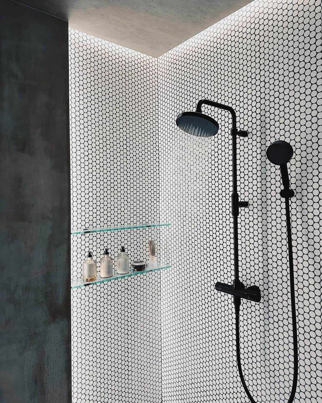SHOUTAのインスタグラム：「朝シャン🚿」
