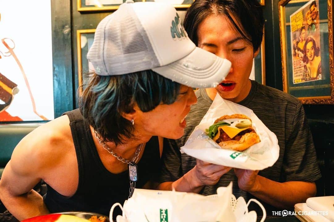 あきらかにあきらのインスタグラム：「函館名物ラッキーピエロうまかったなあ🤡」