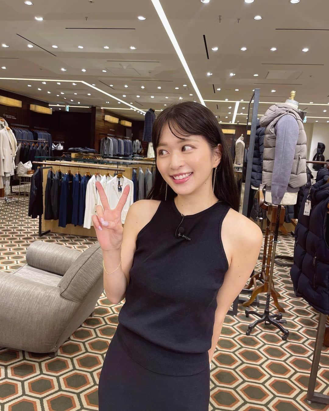 沖田愛加さんのインスタグラム写真 - (沖田愛加Instagram)「. . . バーニーズニューヨーク銀座本店に 取材に行ってきました！🌸  大人気のパンツブランド『ジャブスアルキヴィオ』の 特集です♡ パンツを使って私もメンズの全身コーディネートに挑戦しました♡  3枚目は最近getした🐻のアイフォンケース💕 会う人みんなに、おっきい！！って突っ込まれる🤣💕  👗 @anuans.official  #バーニーズニューヨーク」10月1日 11時13分 - okita_aika