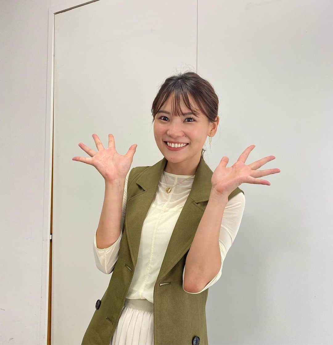 森田絵美のインスタグラム：「【お知らせ📢】 . 「TGC FES山梨2023」に 特命モデルとして、出演させて頂くことになりました😭🙏 . . 去年、ヒルナンデスのおしゃれアナウンサー対決でTGC出演を逃し、YBSラジオで出たい気持ちを発信し続けたところ、このような機会をいただきました😭🙏 . こんな一会社員に、夢のような機会をくださったことに感謝しかありません‼️本当にありがとうございます‼️ . ててて!TVでは、TGCまでの道のりを放送します🙆‍♀️ ウォーキングレッスンなどしてきました！🤭 出演するからにはしっかり練習して、ててて！TV、山梨放送、山梨の恥にならぬよう頑張ってきます🫡 . ▼開催日時 10月21日(土) ＊MAIN AREA OPEN 13:00 / START 14:00 / END 17:00 ＊GREEN AREA OPEN 10:30 / END 17:30 ▼会場 MAINAREA ☞河口湖ステラシアター GREENAREA ☞河口湖総合公園 . ※写真は去年のヒルナンデス (いつのやねん！)」