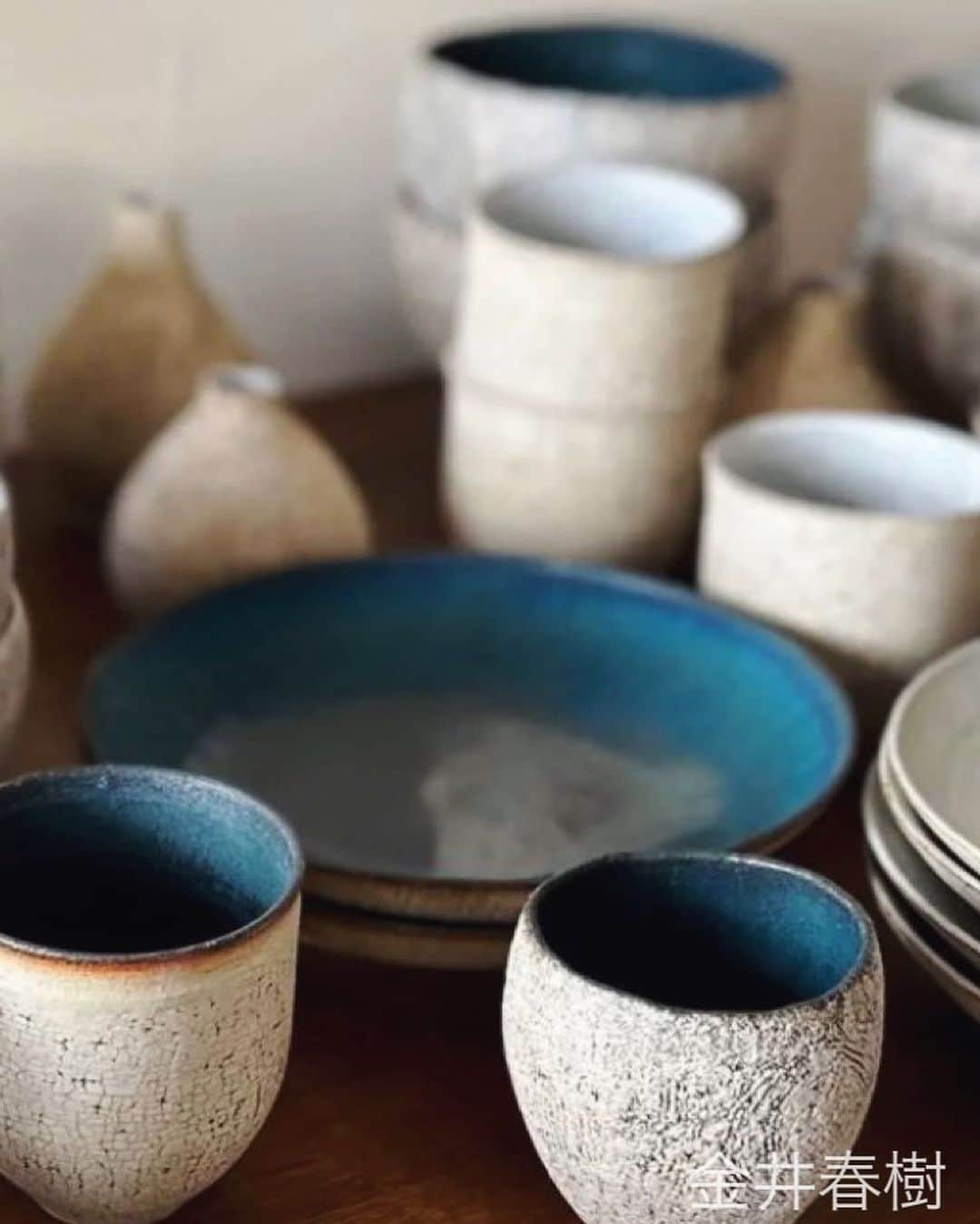 IÉNA LA BOUCLEさんのインスタグラム写真 - (IÉNA LA BOUCLEInstagram)「.  ________________________________ ⁡ “陶器市 la boucle” ⁡ 10.6 (fri) - 10.15 (sun) at. NEWoMan SHINJUKU ⁡  NEWoMan新宿店に現れる陶器市 ヴィンテージのフランスレースと陶器をご用意して、皆さまのご来店をお待ちしております。  ⁡ ☑︎DASK POP-UP @dask_tgs    @makotooki1111    @giransagawa    @sellenpottery    @pottery0225    @curu9696    @yousukeonopottery    #小鹿田焼   #NOVEM  ☑︎vintage-lace cloth ☑︎accessories  and more... ⁡ ⁡ ________________________________  #ienalaboucle#iena#イエナ#イエナラブークル#dask#陶器市#佐川義乱#金井春樹#村上祐仁」10月1日 11時30分 - iena.la.boucle.store