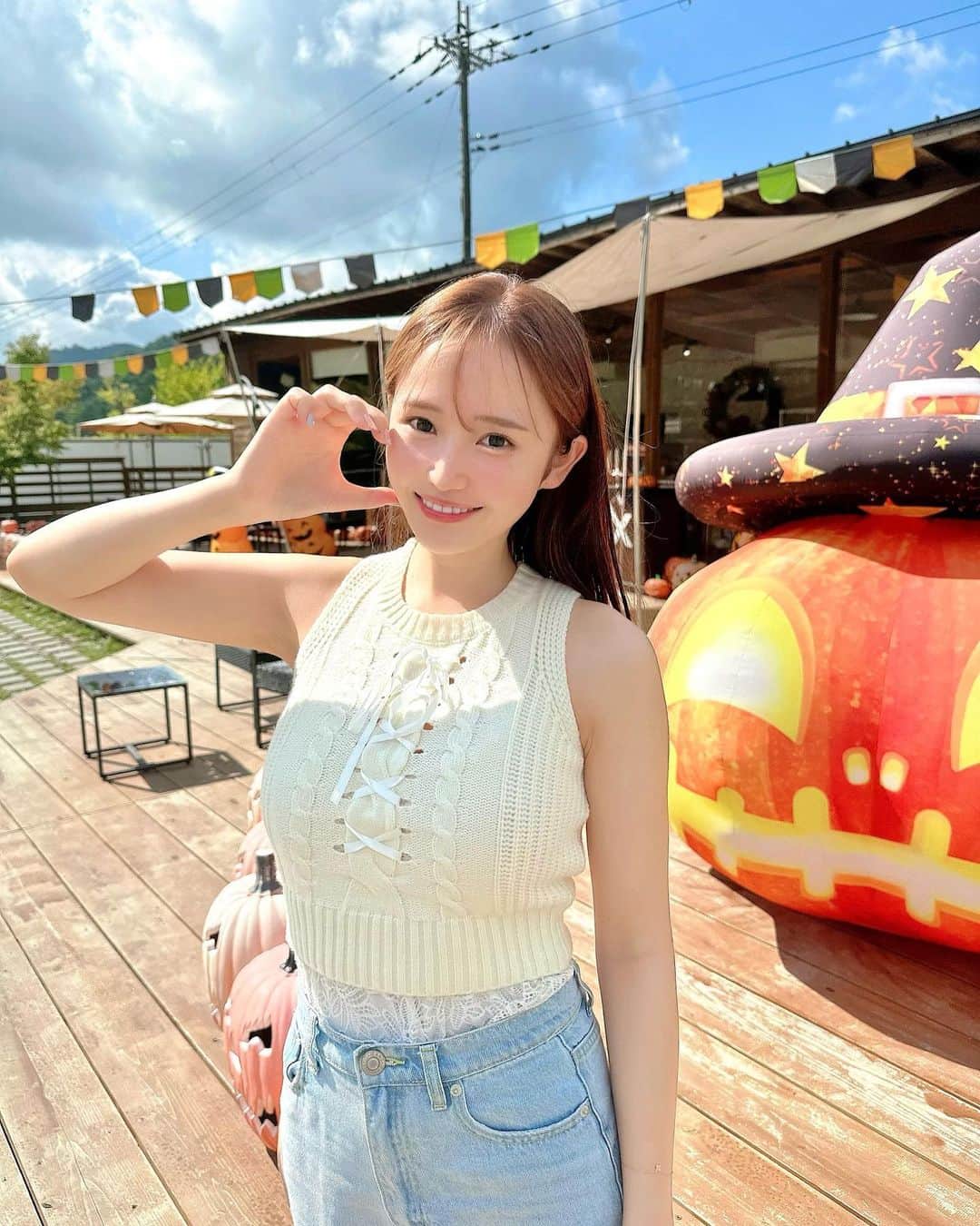 ぷーちゃんのインスタグラム：「🐶🍯  日曜やね~！  とある所に来た⛺🌵🍃⛅️  また夜、詳しく載せます♡  #グランピング#京都#グランピングキャンプ #京都観光 #キャンプ」