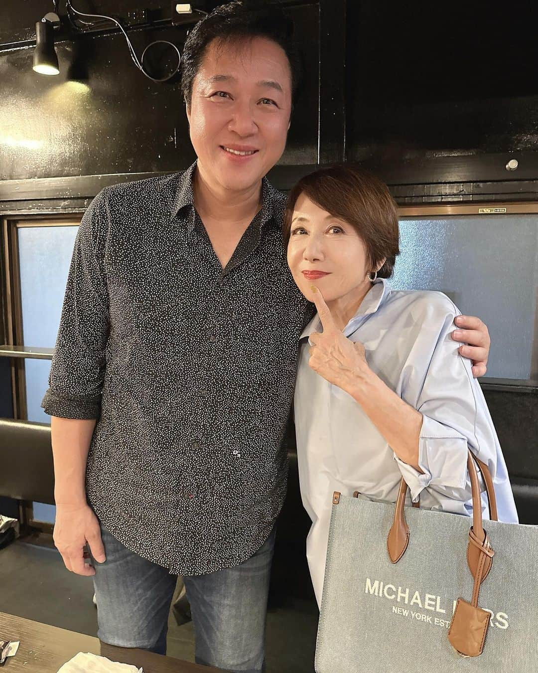 奈美悦子さんのインスタグラム写真 - (奈美悦子Instagram)「久しぶりに川合俊一さんに お会いしました。 私が小さく見えて嬉しい🤗 #お久しぶり #お久しぶりです #お元気そうでなにより #三軒茶屋 #焼肉屋 #焼肉屋さんで」10月1日 11時51分 - nami.etsuko