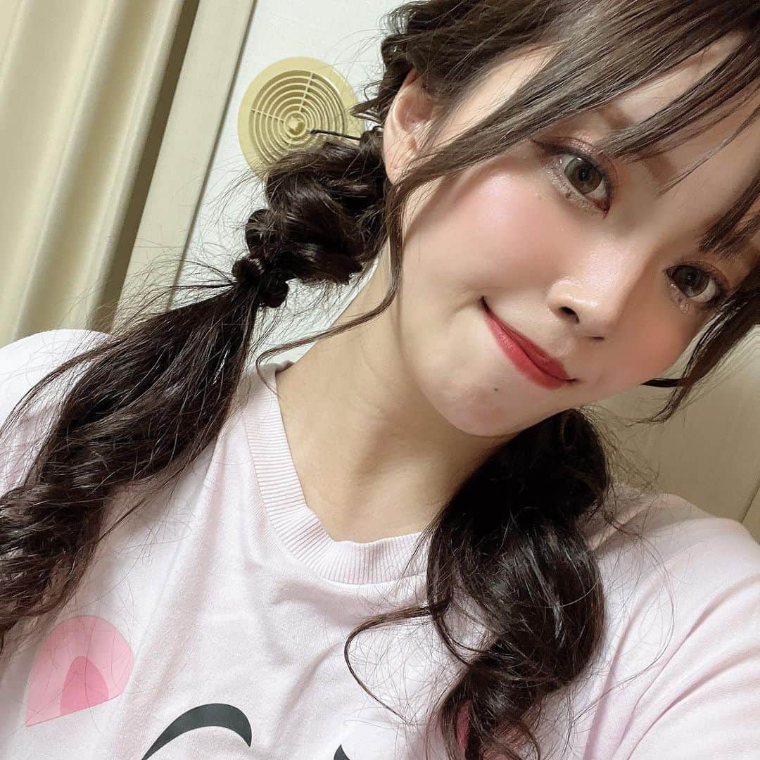 青山明香里さんのインスタグラム写真 - (青山明香里Instagram)「ブリブリになりたい時だってあるんダ  一緒にごりっごりのツインテールしてくれる人募集ｼﾀｲﾄｺﾛ  #ツインテール #私服のとき取り忘れたから部屋着 #なんでやねん #友達アレンジしてくれた天才」10月1日 11時56分 - _im.akari_2929