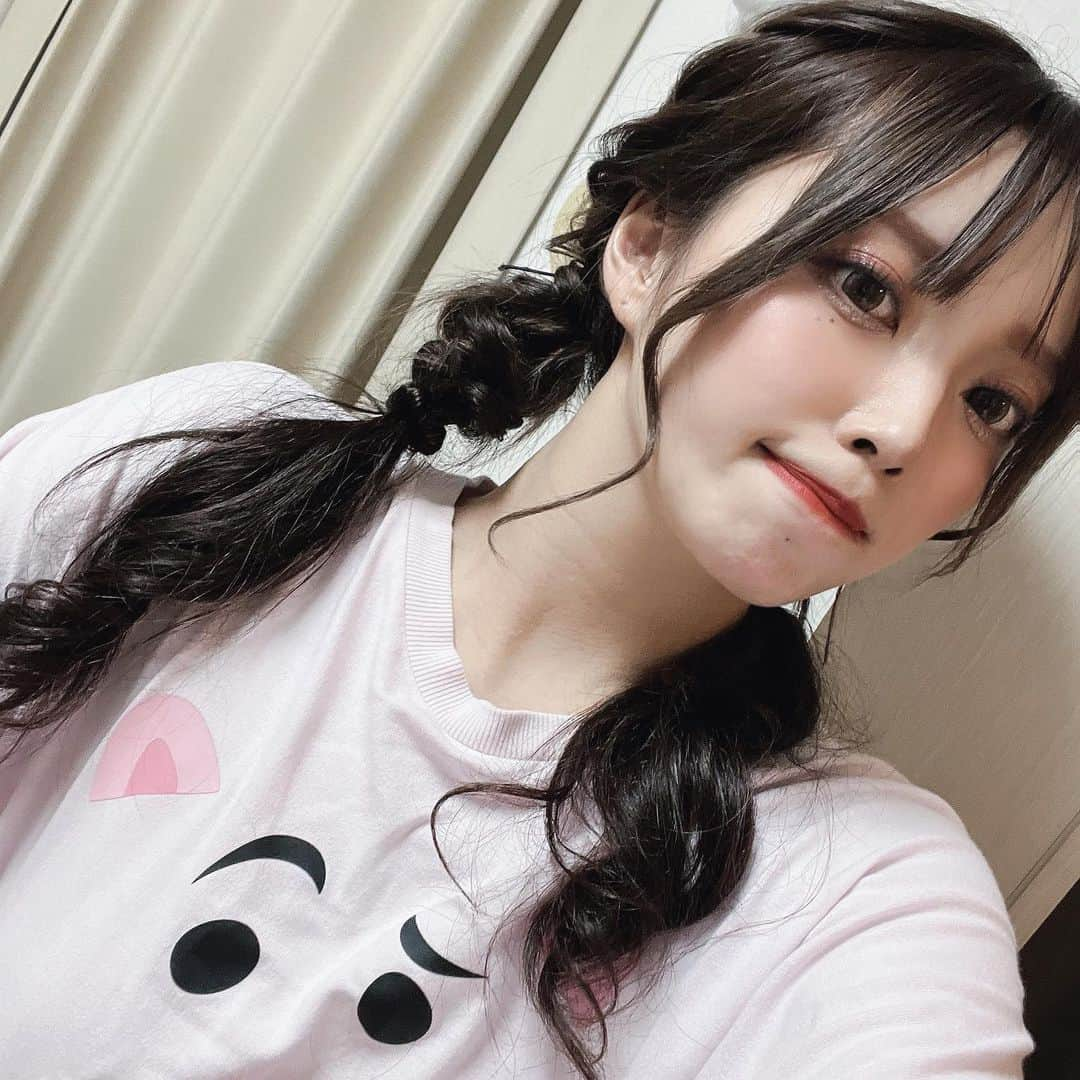 青山明香里さんのインスタグラム写真 - (青山明香里Instagram)「ブリブリになりたい時だってあるんダ  一緒にごりっごりのツインテールしてくれる人募集ｼﾀｲﾄｺﾛ  #ツインテール #私服のとき取り忘れたから部屋着 #なんでやねん #友達アレンジしてくれた天才」10月1日 11時56分 - _im.akari_2929