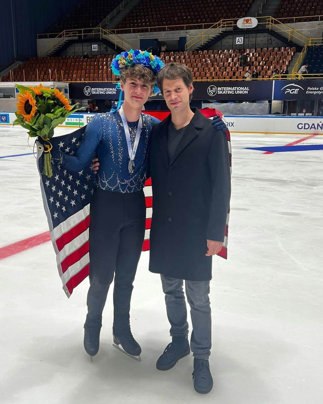 ヴィクトール・ファイファーさんのインスタグラム写真 - (ヴィクトール・ファイファーInstagram)「Congrats on a silver medal finish at the jgp in Gdańsk! Nice work @beck_s_sk8s」10月1日 11時56分 - viktor_pfeifer