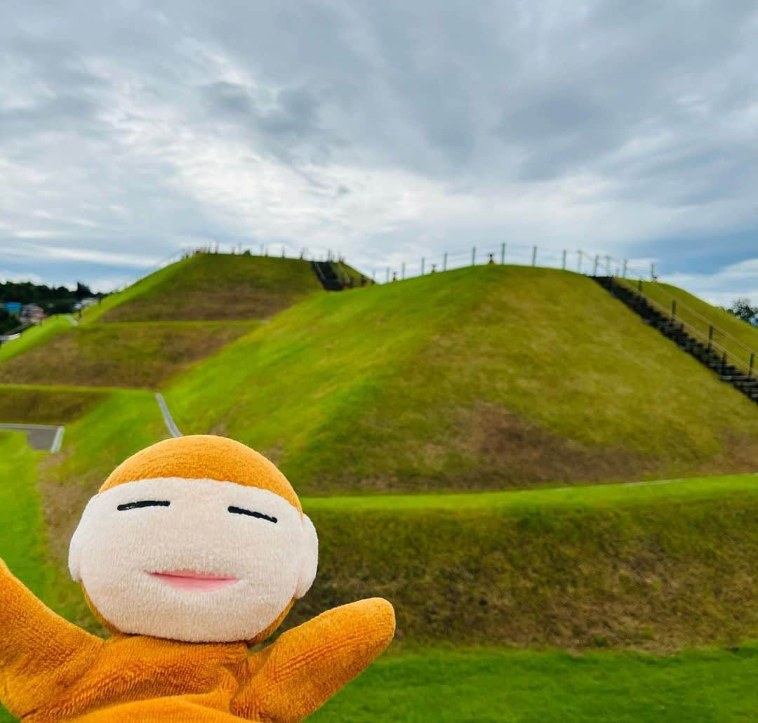 水谷さるころのインスタグラム：「大安場古墳公園の秋祭りで、クッキーワークショップしてます😊　古墳クッキーも売ってるよ！　#古墳クッキー」