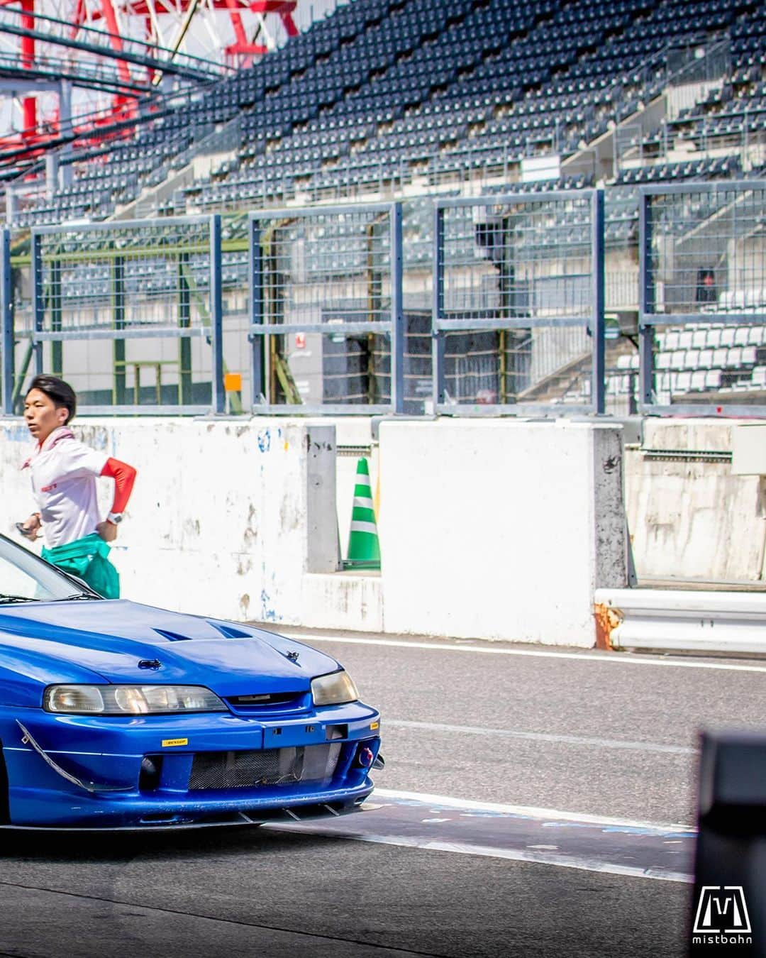 mistbahnさんのインスタグラム写真 - (mistbahnInstagram)「_ 後続ウォッシャー Honda DC2 Integra _ 🚗: @f_k_dc2 📷: @mistbahn _ Shot on Aug-24 2022 🏁 "HONDA ONE MAKE CHAMPION CUP RACE 2022 Rd.3" at Suzuka International Circuit. _ JP) 2022年8月24日 鈴鹿フルコース(鈴鹿サーキット国際レーシングコース)、ゼロファイターさん( @zerofighterautocustom )主催「HONDA ONEMAKE CHAMPION CUP RACE Rd.3」で撮影。 _ _ #hondaonemakechampioncuprace #hondaonemake #zerofighterautocustom #ホンダワンメイク #suzukacircuit #suzukainternationalcircuit #鈴鹿サーキット #鈴鹿フルコース #hondaintegra #dc2 #dc2r #dc2integra #itr #acuragsr #gsr #インテグラ #ホンダインテグラ #integra #hondaintegratyper #typer #timeattack #timeattackjapan #hondasontrack #bseries #b18 #vtec #trackcar #trackstance #p1racing」10月1日 21時44分 - mistbahn