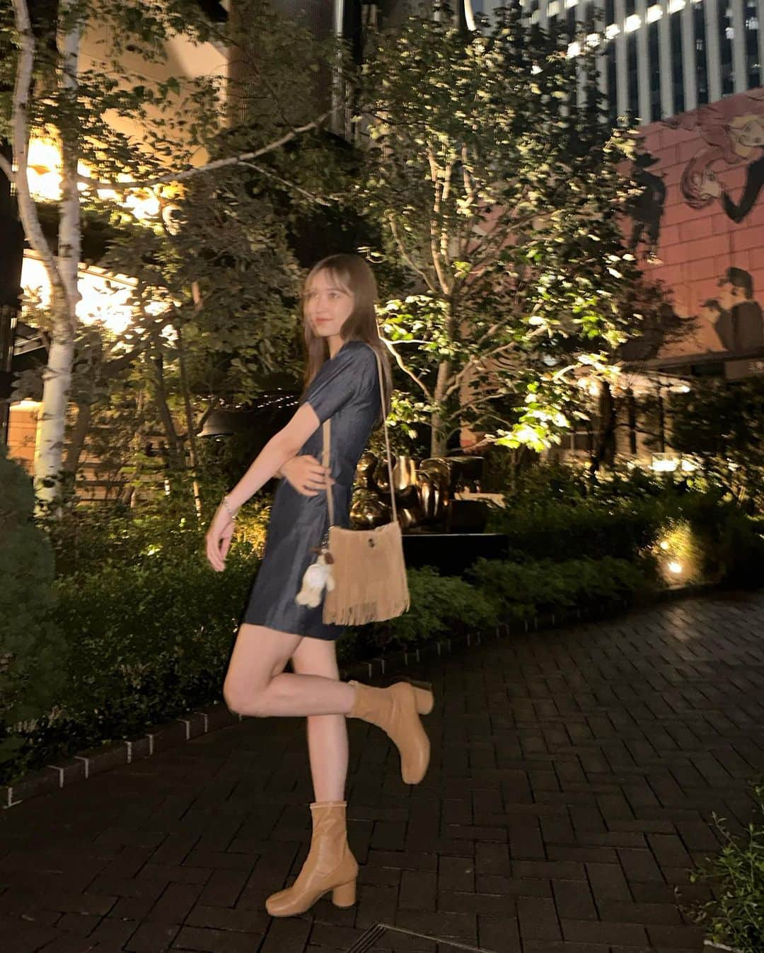 佐々木久美のインスタグラム：「AutumnのLongNight🌝  夜のお散歩が好き〜 早く長袖で歩き回りたいな  #10月もよろしくお願いします #くみるっく #kumigram」