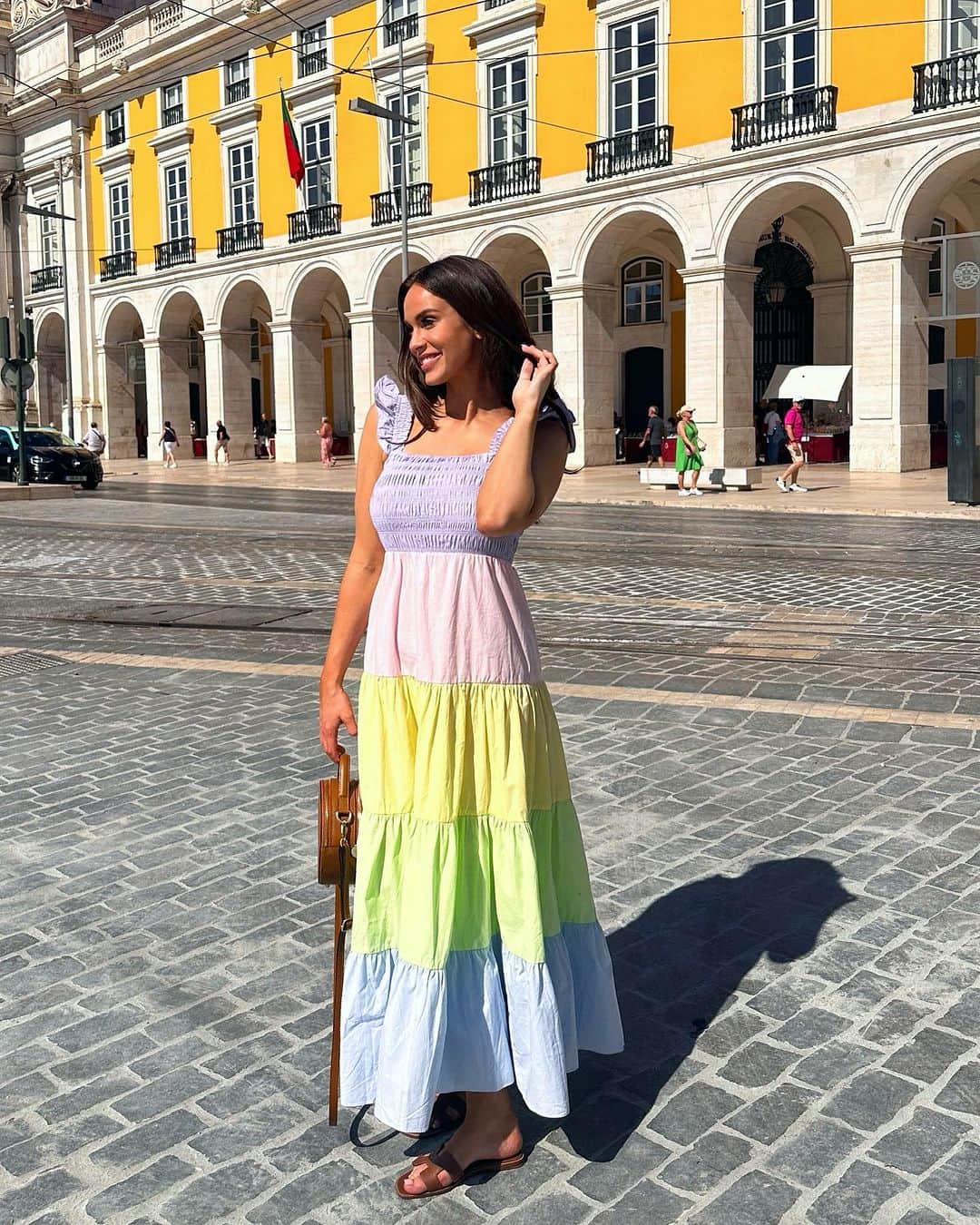 ヴィッキー・パティソンさんのインスタグラム写真 - (ヴィッキー・パティソンInstagram)「Little bit of Lisboa... 🇵🇹🍹  So far, absolutely BEST trip!!! Just loads of lols with some of my favourite people in the world!!! 😍🥹 Full itinerary will be over on @vickysvacays when I get home so make sure you're following BUTTTT for now, here are some of my must do's:   - have breakfast at @dearbreakfast.. there are a few and we ate in the one in alfama- soooo so nice! Make sure you make a reservation as they're chocker!!! Oh and get the chipotle shakshuka.. 🤤 - if you're looking for cute and different ways to see the city try a tuk tuk tour or a @thetipsytour!!! We LOVED them and saw parts of Lisbon we never would have seen otherwise! (More on the tipsy tour on @vickysvacays as that deserves its own moment 😂)  - eat in @seenlisboa and drink in @skybarlisboa- both located in the Tivoli hotel and honestly they're just stunning- and the food was fab!!   Ok, we're off to enjoy the rest of our trip and I promise proper paris recommendations and my rest of my Lisbon ones are coming soon.. 🍹💕  Ps outfits are tagged but they're all from cute little brands that deserve some love so make sure you're following @stylecheat @wanderdoll_ and @milliemodelli 💜」10月1日 21時49分 - vickypattison