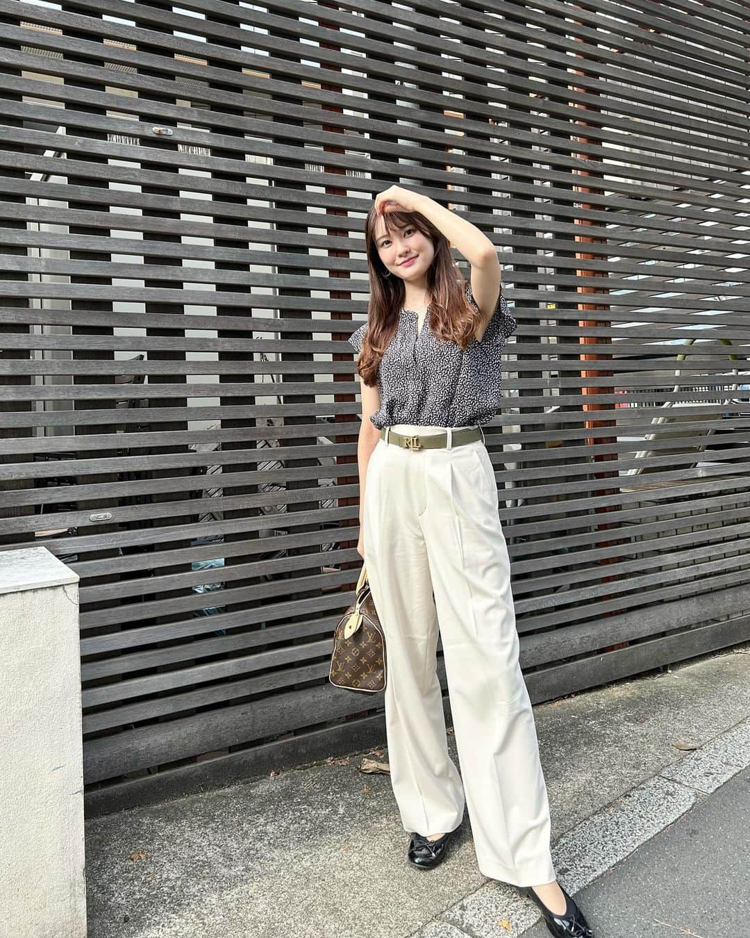 増田紗織のインスタグラム：「🤍  #アナウンサー  #増田紗織  #秋コーデ #秋服 #秋服コーデ #ootd」