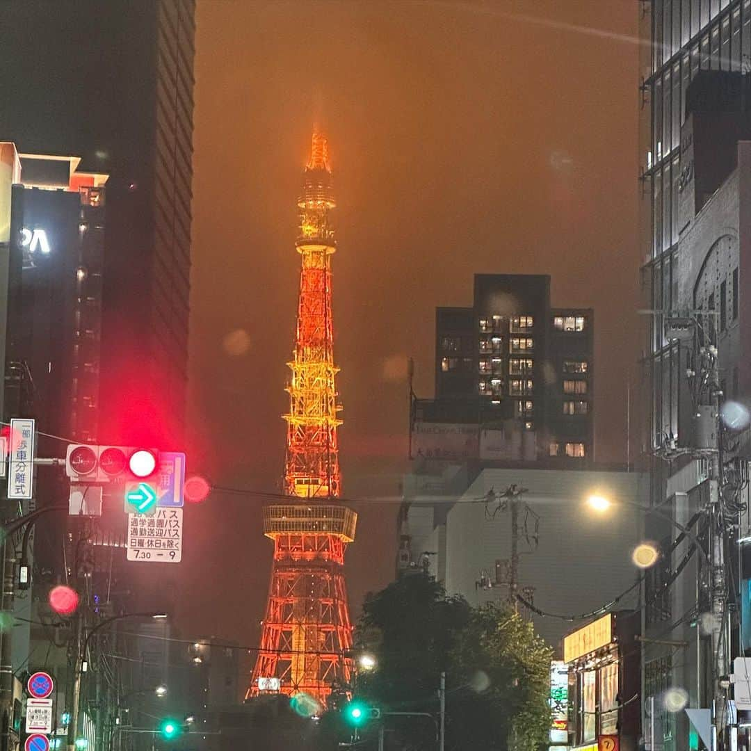 渥美友里恵さんのインスタグラム写真 - (渥美友里恵Instagram)「あっという間に10月だけど、 まだ少しばかり夏の名残を感じるので その波に乗っかって今年の サマーメモリーを🌊  6月からの写真、載せよう載せようと思いながらも気づけば季節の変わり目🫣  心新たに、気合いを入れ直して また頑張ろうと思います❤️‍🔥  10月もよろしくお願いします ＾＾」10月1日 21時55分 - yurie_atsumi_