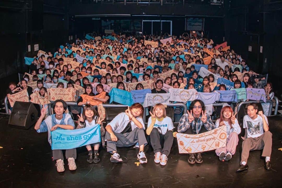 のインスタグラム：「「重い愛TOUR 2023」 10/1(日)福岡 DRUM LOGOS  カネヨリマサルを迎えてのアチアチツーマン、ありがとうございました！！🔥 やっぱり福岡良い所！！福岡大好き！！！ふ〜く〜お〜か〜！！！！  次回の福岡は11/4(土)宗像フェス2023✌︎  くま  Photo by @mio_photocam    #重い愛TOUR #theshesgone」