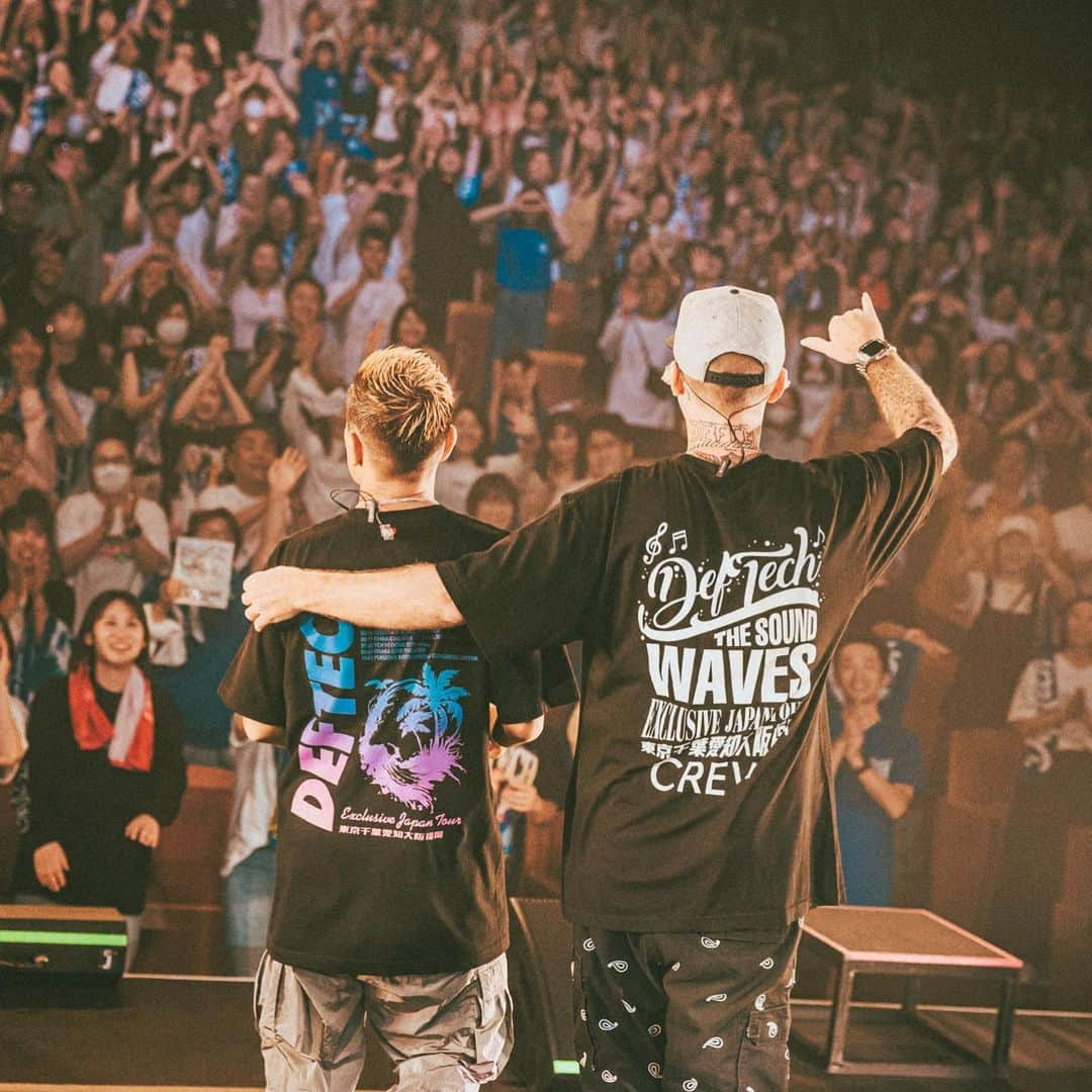 Def Techさんのインスタグラム写真 - (Def TechInstagram)「Def Tech The Sound Waves Tour 2023 Day5 FUKUOKA!! FINAL!!  10/1（日） 福岡国際会議場 メインホール Thank you so much to everyone in FUKUOKA! See you next time!!  #DefTech @deftech  @microfromdeftech  @shen037   ▼Team Def Tech @nagacho_gt  @djhirakatsu  @kazuki_isogai  @kumaigoro  @dubmasterx   Photo & Movie｜ @umi_hayato  SNS Movie｜ @sana_0811_   ▼Respect Dancer @krowmasa  @abeyan01  @babykonkrete_lilkrow  @miko_nakajima   #TheSoundWavesTour  ＝＝＝＝＝ Def Tech The Sound Waves Tour SNSキャンペーン実施中！  Instagramで「ツアー参加の思い出」を大募集！ ハッシュタグ #DefTech #TheSoundWavesTour 2つを付けてフィード投稿してね！ 抽選で”30名”に”ステッカー”をプレゼント！当選者には、公式アカウントからDMにてお知らせします。  ▼応募期間 2023/09/15 ～ 2023/10/02  ＝＝＝＝＝ Def Tech The Sound Waves Tour 2023  ▼ 開催日程 9月15日（金） 愛知：日本特殊陶業市民会館 ビレッジホール 9月17日（日） 千葉：市川市文化会館 大ホール 9月28日（木） 東京：TOKYO DOME CITY HALL 9月29日（金） 大阪：オリックス劇場 10月1日（日） 福岡：福岡国際会議場 メインホール」10月1日 21時58分 - deftech