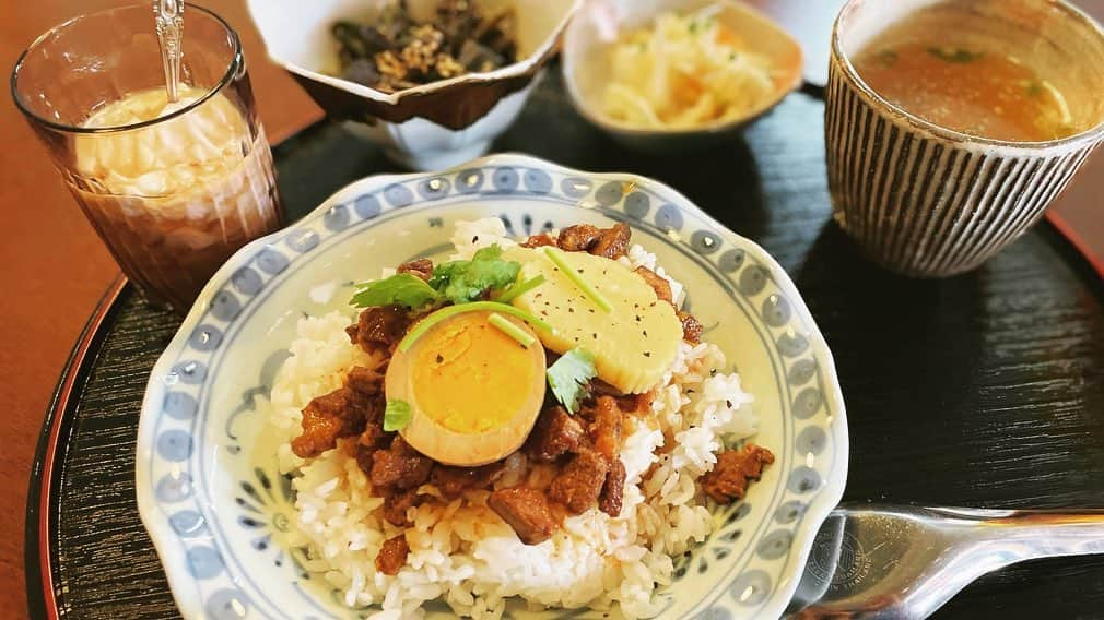 さんのインスタグラム写真 - (Instagram)「喜喜哀楽の台湾メシを食べに宇佐美の海へ！ご飯も海も最高だった。  #伊東市 #伊東の暮らし #伊東のいいとこ #わたしといとうと #海 #海のある生活 #宇佐美海水浴場 #喜喜哀楽 #ito #izu #sea #sealife #japanview #usami」10月1日 22時01分 - fujimoriai