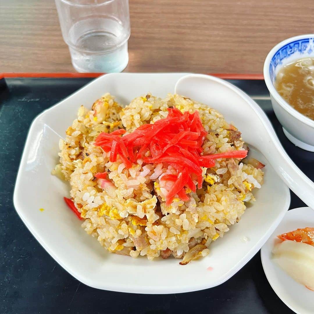 渡辺祐さんのインスタグラム写真 - (渡辺祐Instagram)「茅ヶ崎 北口「みのり食堂」 #チャーハン 6年ぶり再訪。川島雄三映画に紛れ込んだ気分度合いが増してた。 おかあさんワンオペなのでほぼセルフサービス。 #砂まじりではないよ」10月1日 22時04分 - task_watanabe