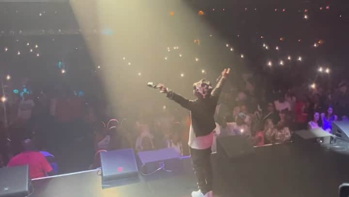 のインスタグラム：「🤣🤣🤣🤣 While Some Of Y’all Was Sleep This Was Happening In Detroit Last Night!!!🔥🔥🔥🔥 We Had That MTFer Side Ways!! 🔥 I Love What I Do & I Enjoy Every Minute Of It!! (She Knew The Song To Word For Word Too) 😜🤦🏾‍♂️🤣 ❤️ Y’all Can’t Slow Dance Better Than Me Neither! 🤣 We Bring This Vibe To Your City Next!!! 🙏🏾❤️🔥🔥🔥🔥🔥 #Plies #IGotMotion」
