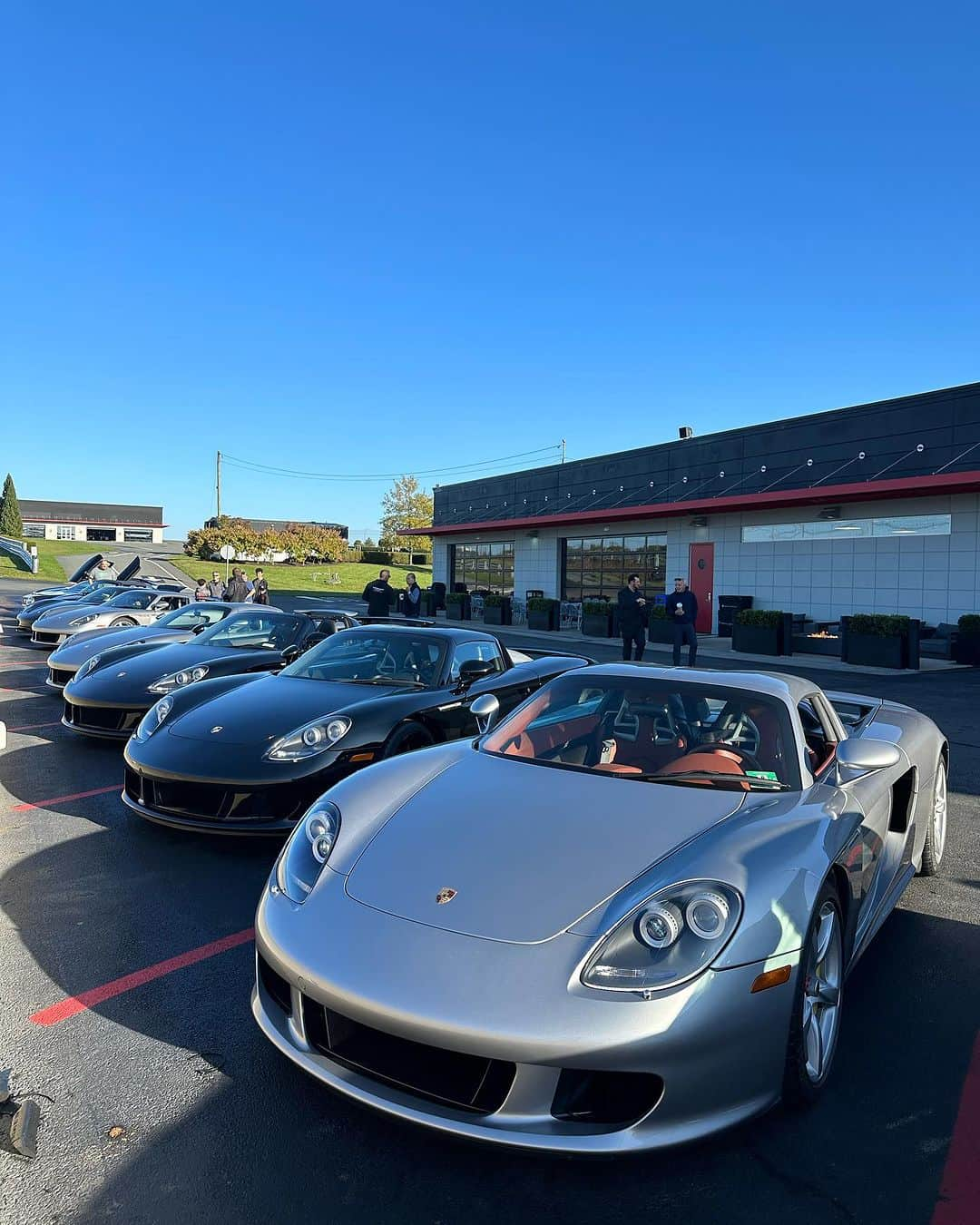 CarsWithoutLimitsさんのインスタグラム写真 - (CarsWithoutLimitsInstagram)「A great morning start to @monticellomotorclub Hypercar Track Day!   @ccol10 @r.m._.collection @wearecurated @gabenakash   #carswithoutlimits #apolloie #ferrari #koenigsegg #hypercars」10月1日 22時12分 - carswithoutlimits