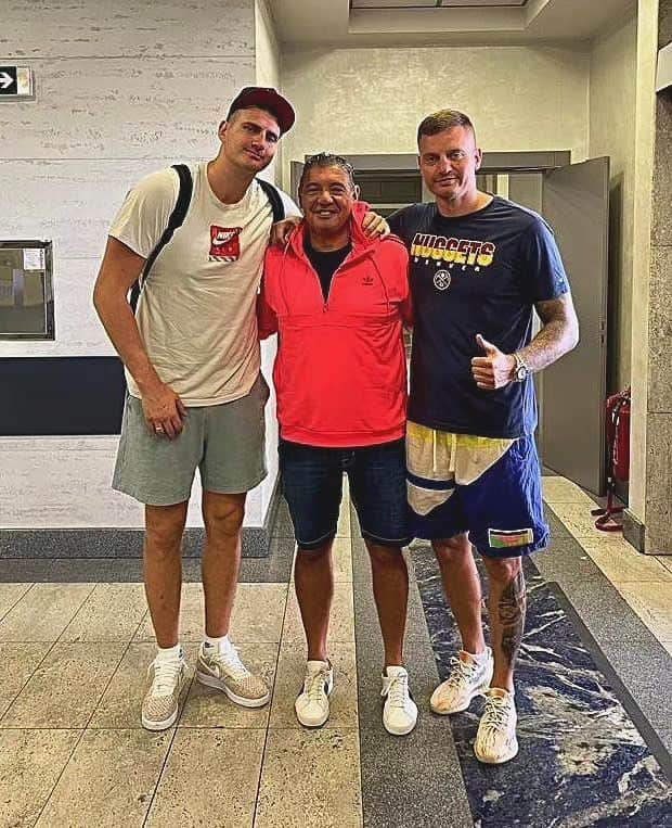 ニコラ・ヨキッチのインスタグラム：「✈️➡️🇺🇲 . . 📷 @misko4raznatovic . . . #jokic #jokicnikola #joker #nikola #nikolajokic #denver #nuggets #denvernuggets #colorado #nba #basketball #serbia #usa #srbija #sombor #belgrade #beograd #mvp」