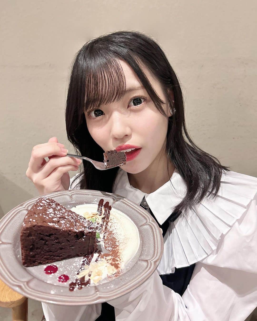 岩田陽菜のインスタグラム：「今日も頑張った君にご褒美♡  あーん🥄♡♡」