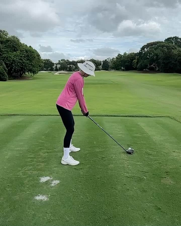 ポーラ・クリーマーのインスタグラム：「Great couple weeks of practice with @geewaite ⛳️🏌🏼‍♀️ making some good progress with the swing! Ready to go to Texas for my next event! @ascendantlpga 🤠」