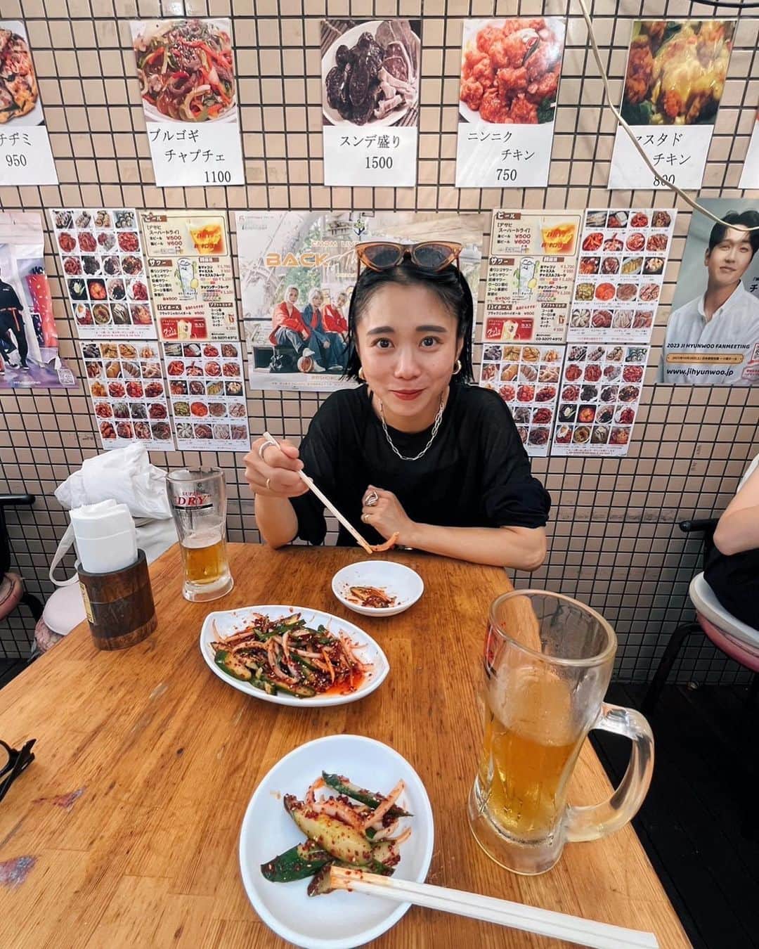 忍舞のインスタグラム：「みほちゃんと14:00〜2:00まで デートした日。  沢山たべて 沢山のんで 沢山笑った  はぁ〜〜楽しくて幸せでした。  みほちゃんと飲むと飲みすぎちゃうわぁw🤣 楽しいんだもんw  #新大久保 #中野 #三軒茶屋 #はしご酒」