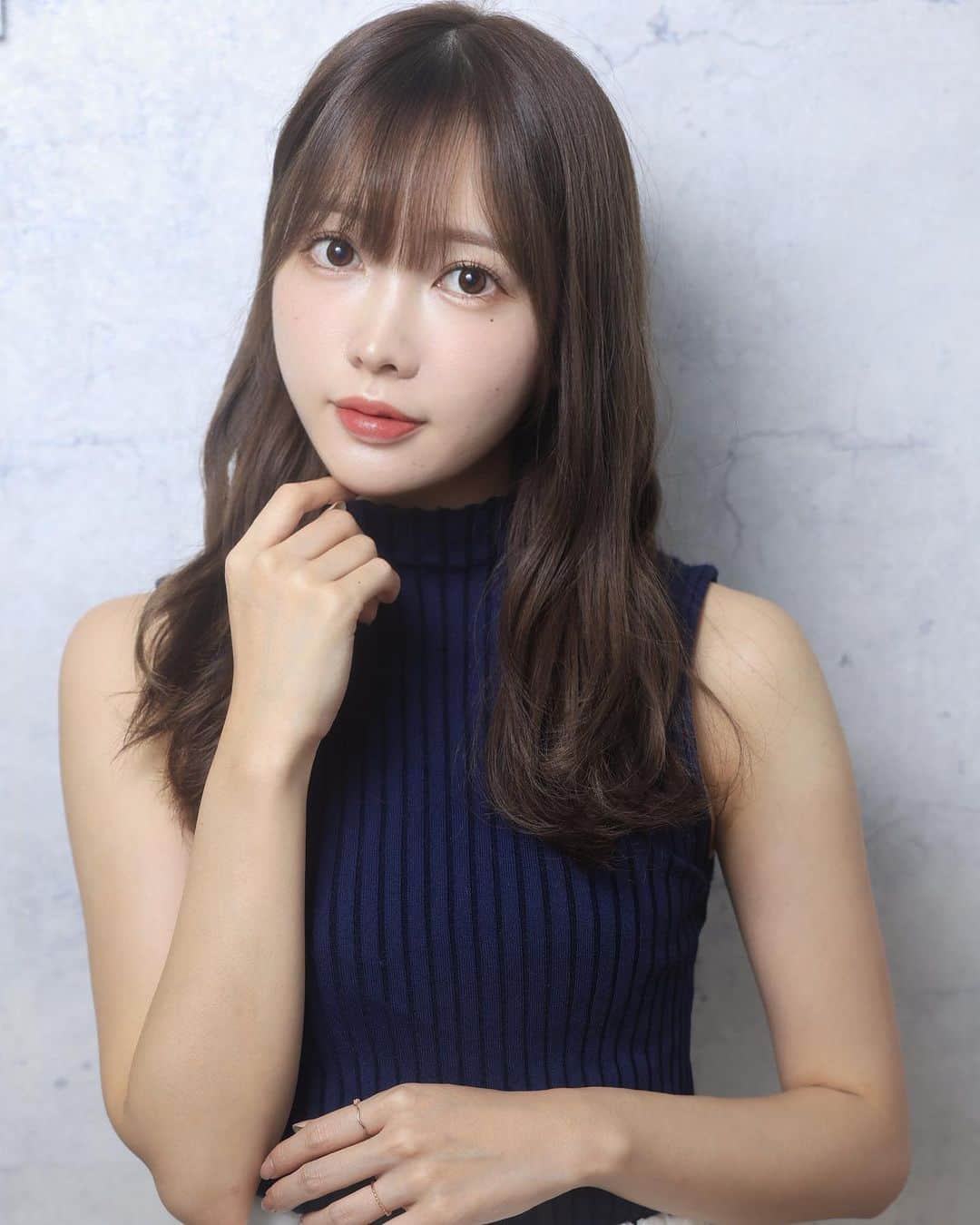 稲田汐莉さんのインスタグラム写真 - (稲田汐莉Instagram)「一番好きな飲み物はカフェラテだけど 飲み物でカロリー摂るならお菓子食べたいと思っちゃって、特茶飲んでる😹 この写真いつもより小さいカラコンなんだけどどっちが盛れてるー？」10月1日 22時31分 - shioringo1224