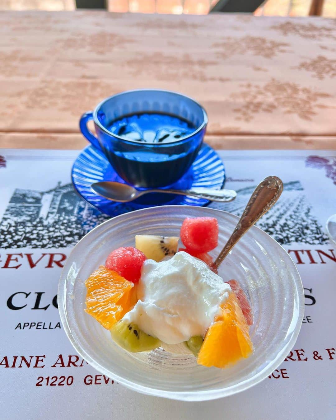 土屋香織さんのインスタグラム写真 - (土屋香織Instagram)「𖥎 .長野 安曇野 メイヤの樹 🌳 朝食編🥣 朝ランの後はこんな素晴らしい景色を眺めながら これまた美味しくてたまらない朝食をテラスでいただきました😍 そよそよと風がとっても気持ちよかった𓂃𓂃𓂂𓏸𓅪 . 朝食もとても手が込んだものがずらり🥺❣️ お野菜も美味しくて幸せ☺️ サラダのドレッシングはキャンティ風でした🥗 風がない日はオムレツ目の前で作ってくれるみたいです🍳 テラスで朝食とかこんな生活憧れるなぁ✨ . . . #メイヤの樹 #安曇野 #オーベルジュ #ホテルの朝食 #長野グルメ #あづみのライフ #長野観光 #長野旅行 #安曇野観光 #贅沢な時間 #かおvoyage #かおgourmet #東京女子部 #nagano #安曇野グルメ #ホカンス #retrip_nippon #tabifleeeeek #ツギノタビ #テラスで朝食」10月1日 22時52分 - kaorintsuchiya