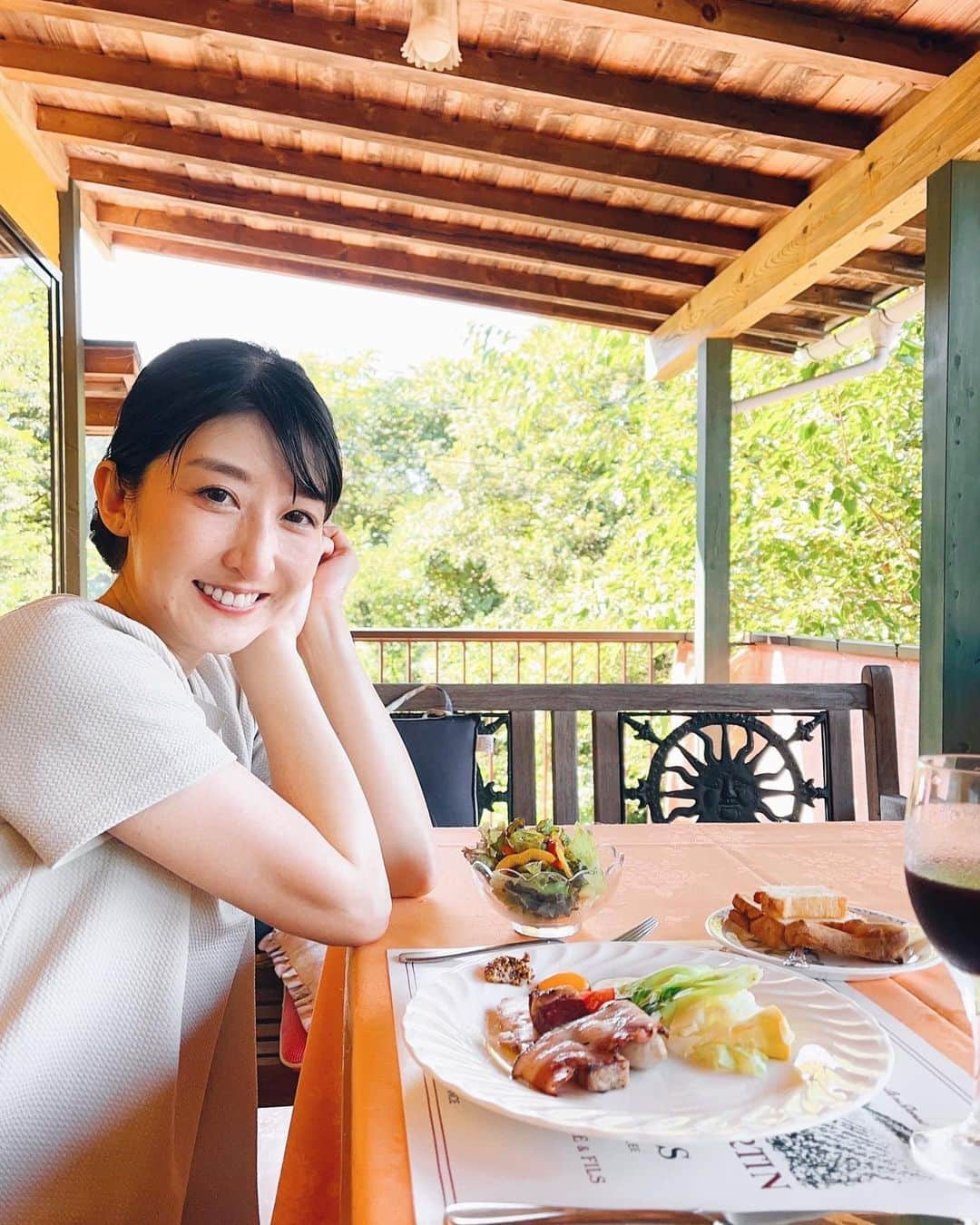 土屋香織さんのインスタグラム写真 - (土屋香織Instagram)「𖥎 .長野 安曇野 メイヤの樹 🌳 朝食編🥣 朝ランの後はこんな素晴らしい景色を眺めながら これまた美味しくてたまらない朝食をテラスでいただきました😍 そよそよと風がとっても気持ちよかった𓂃𓂃𓂂𓏸𓅪 . 朝食もとても手が込んだものがずらり🥺❣️ お野菜も美味しくて幸せ☺️ サラダのドレッシングはキャンティ風でした🥗 風がない日はオムレツ目の前で作ってくれるみたいです🍳 テラスで朝食とかこんな生活憧れるなぁ✨ . . . #メイヤの樹 #安曇野 #オーベルジュ #ホテルの朝食 #長野グルメ #あづみのライフ #長野観光 #長野旅行 #安曇野観光 #贅沢な時間 #かおvoyage #かおgourmet #東京女子部 #nagano #安曇野グルメ #ホカンス #retrip_nippon #tabifleeeeek #ツギノタビ #テラスで朝食」10月1日 22時52分 - kaorintsuchiya