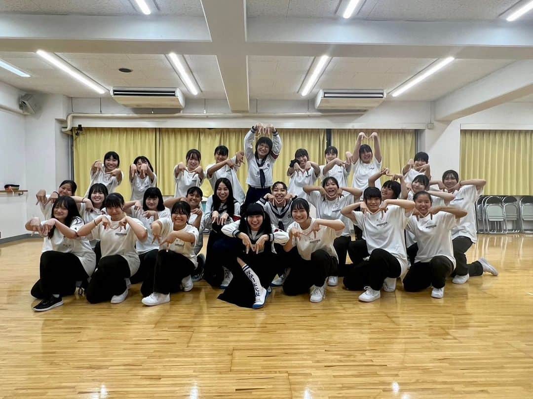 新しい学校のリーダーズさんのインスタグラム写真 - (新しい学校のリーダーズInstagram)「Mステ3時間スペシャル🎆🌠  青春を切り裂く波動 オトナブルー 2曲、生パフォーマンスしました‼️  オトナブルーでは白鵬女子高等学校ダンス部の皆さんとこの日限りのコラボレーション✨🔥🔥 @obsidian_girls  ありがとうございました！」10月1日 14時21分 - japan_leaders