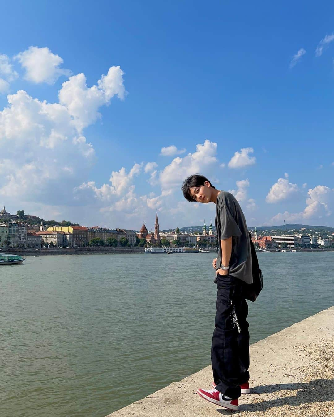 ジョンハンさんのインスタグラム写真 - (ジョンハンInstagram)「Budapest✨」10月1日 14時21分 - jeonghaniyoo_n