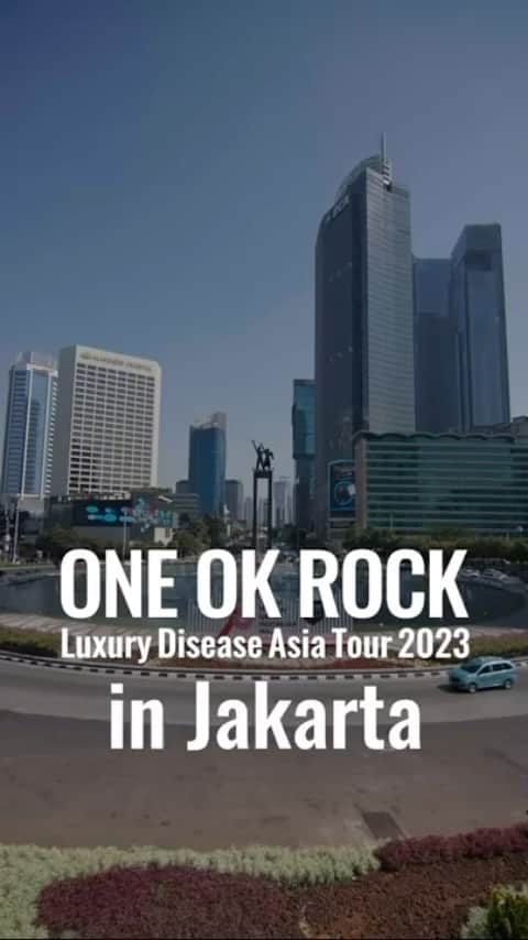 のインスタグラム：「おはよう☺️  ONE OK ROCK - ASIA TOUR in Jakarta Day 2 (Recap)  #ONEOKROCK #LuxuryDisease #tour #Jakarta」