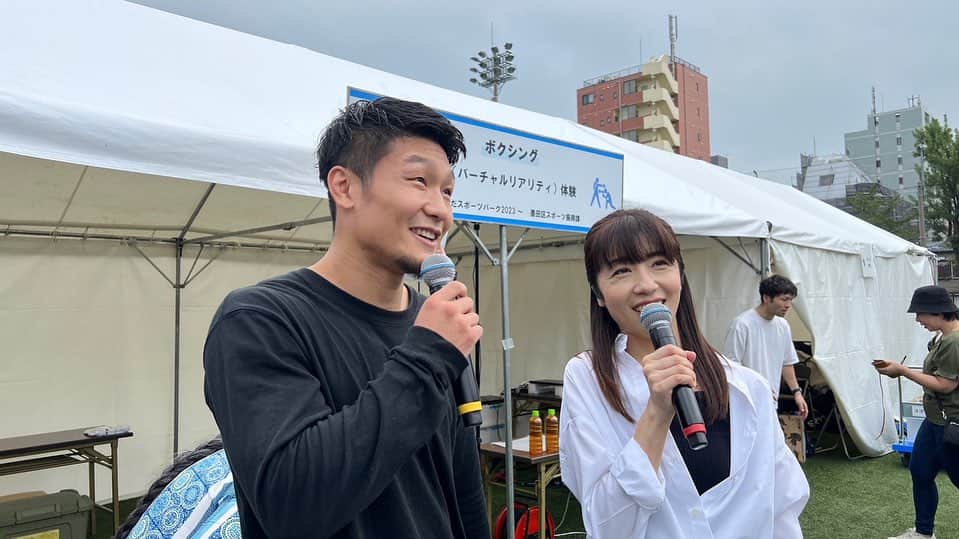 新保友映さんのインスタグラム写真 - (新保友映Instagram)「9/30&10/1、【すみだまつり・こどもまつり】のボクシングイベントで、司会を務めさせて頂きました🥊🎤 世界チャンピオン、次期世界チャンピオンが揃うという超贅沢なイベント✨  選手の皆さんもたくさんお話してくださり、参加して下さったお客様も温かく、両日共に素敵な時間でした！  お世話になった皆さん、ありがとうございました🍀  #ボクシング #すみだまつり #こどもまつり #墨田区 #ボクシングイベント #トークショー #司会  #MC #アナウンサー #フリーアナウンサー」10月1日 14時33分 - tomoemoe0520