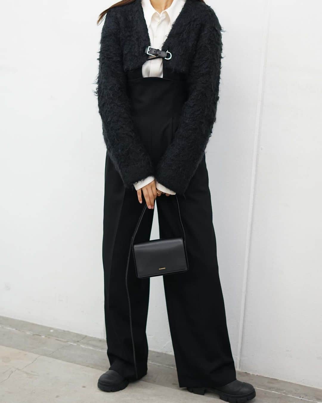 【ANN DE ARKさんのインスタグラム写真 - (【ANN DE ARKInstagram)「FETICO  MOHAIR KNIT CROPPED CARDIGAN ￥53,900(tax in)  クロップド丈のためスタイルアップ効果抜群のカーディガン。  モヘア素材を使用しているため、大変柔らかい肌触りで、独特の艶やかさとふんわりとした質感が魅力的です。  ⁡ ⁡ ⁡ 詳しくはオフィシャルサイト【ARKnets】にて。 ■商品や通信販売に関しまして ご不明な点がございましたらお気軽にお問い合わせください。 ----------------------------------- オフィシャルサイトの在庫と店頭在庫は共有しております。 商品に関しましては、お気軽にコメントや店舗までお問い合わせください。 ⬇︎⬇︎⬇︎ @ann_de_ark  @arknets_official ⁡ #fashion #栃木 #宇都宮 #ショップ #セレクトショップ　#arknets #anndeark #fetico #kanakosasaki #ganni #jilsander  ----------------------------------」10月1日 14時45分 - ann_de_ark