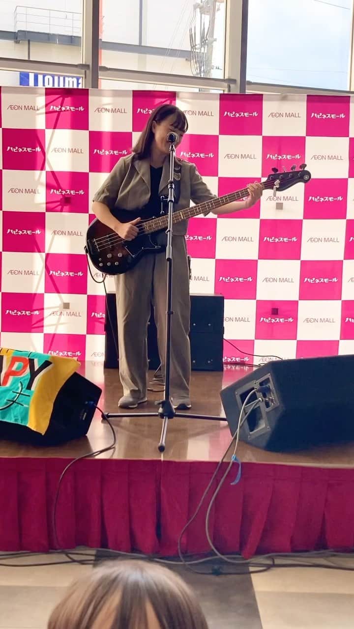 OKAPYのインスタグラム：「. ♫ O.K.A.P.Y.OKAPY  in AEONMALL matsutoto   昨日のライブ動画、iphoneで 撮ったものですが💦 少しずつまたUPしていきます(^｡^)★」