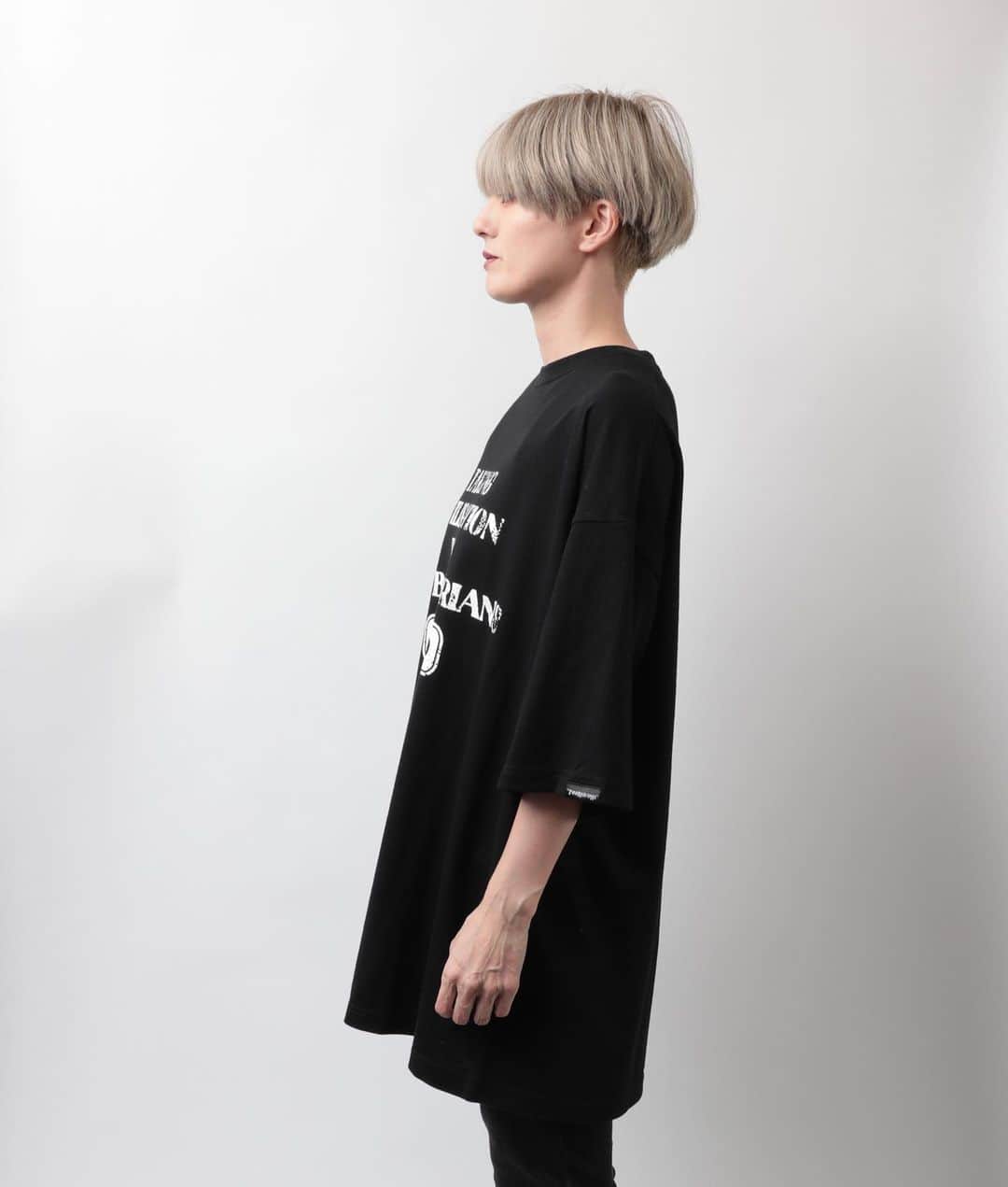 白鳥雪之丞さんのインスタグラム写真 - (白鳥雪之丞Instagram)「TEARS OF SWAN×ROCKIN CRUISIN-LESSON9 BIG T SHIRTS、LONG SLEEVE BIG T SHIRTS、本日の会場、webshopにて販売中です!!  T SHIRTS、LONG SLEEVE T SHIRTS共にビックシルエットボディを使用、フロント、バッグにコラボテーマのメッセージとロゴをプリント、初回分のみの販売で終了になりますので宜しくお願い致します!!  (T SHIRTS)¥8.500 https://tears-of-swan.shop-pro.jp/?pid=177226492  (LONG SLEEVE T SHIRTS)¥9.500 https://tears-of-swan.shop-pro.jp/?pid=177226858  (webshopオーダー分、10月中旬発送)  @tears_of_swan  #tearsofswan  @rockincruisin  #rockincruisin」10月1日 14時54分 - yukinojoeshiratori